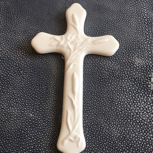 Lenox China cross. Treasures Collection